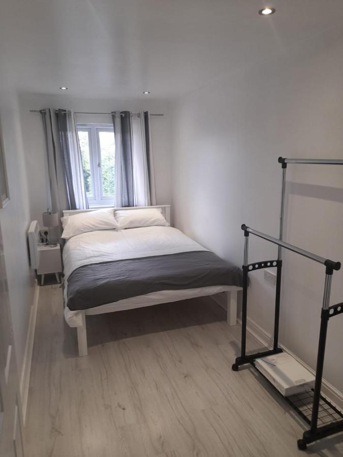 Penthouse Apartment Free Wi-Fi & Parking Occasional Bed Available سوليهال المظهر الخارجي الصورة