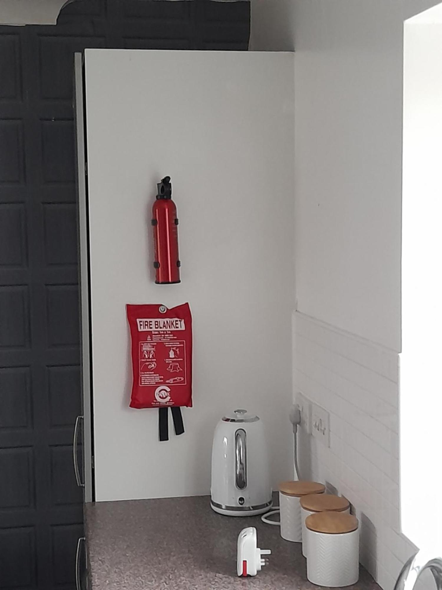 Penthouse Apartment Free Wi-Fi & Parking Occasional Bed Available سوليهال المظهر الخارجي الصورة